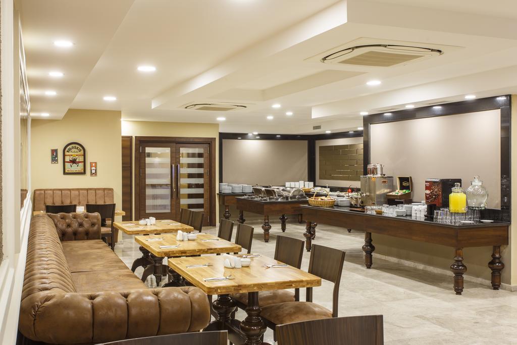 Antroyal Hotel Antalya Buitenkant foto