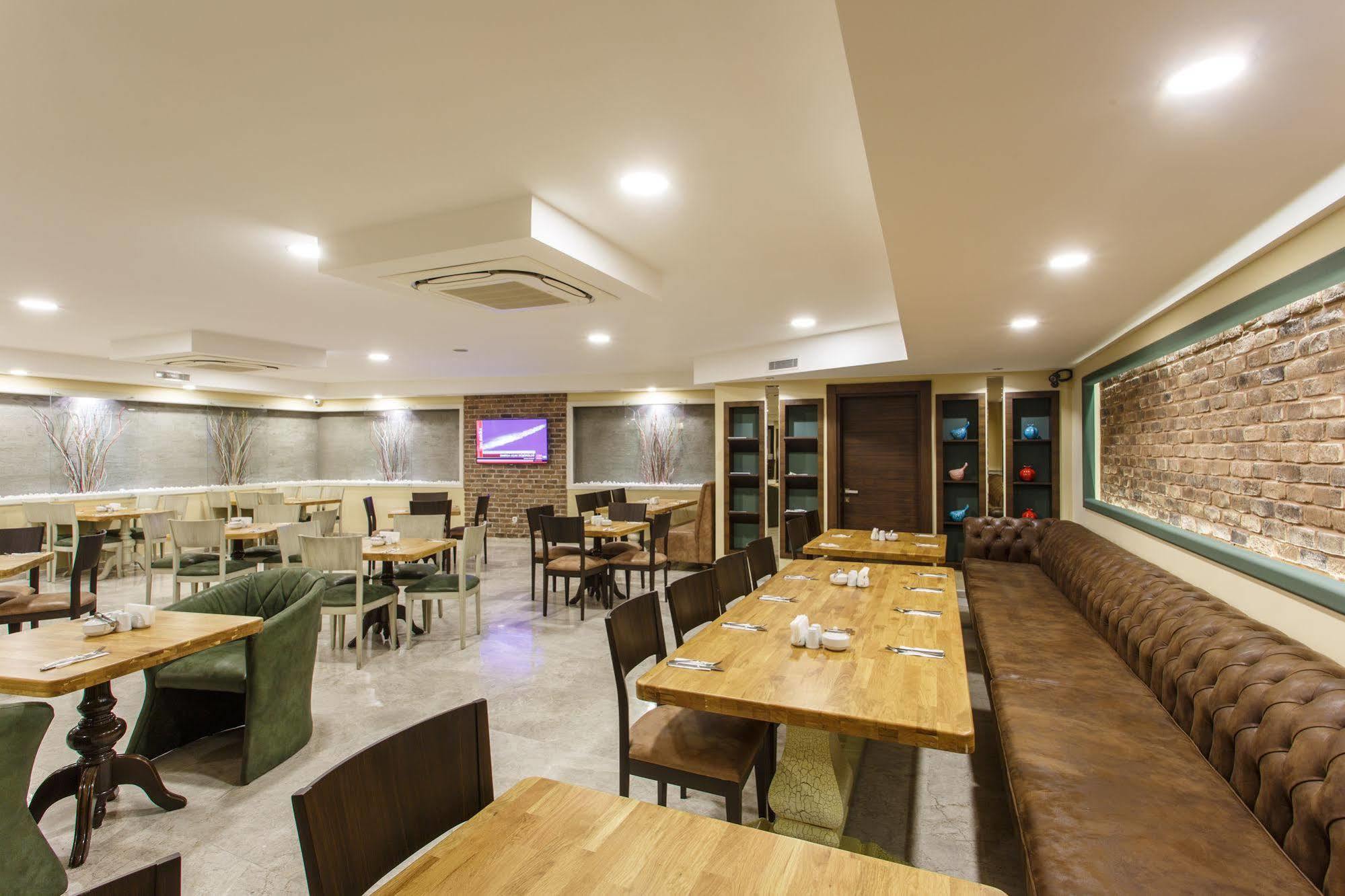 Antroyal Hotel Antalya Buitenkant foto