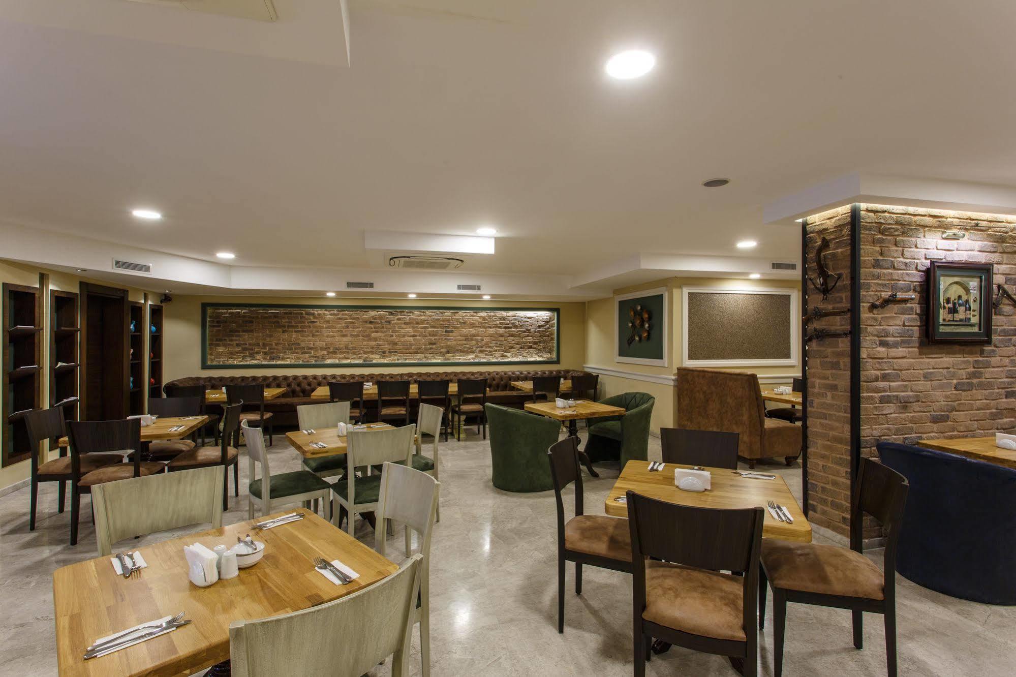 Antroyal Hotel Antalya Buitenkant foto