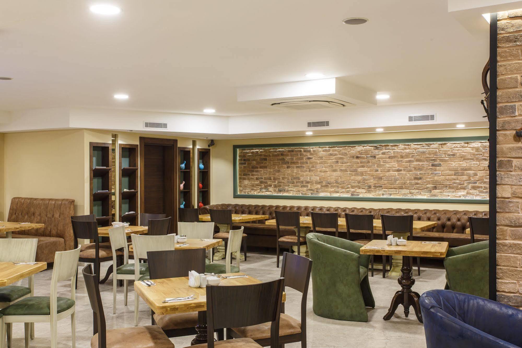 Antroyal Hotel Antalya Buitenkant foto
