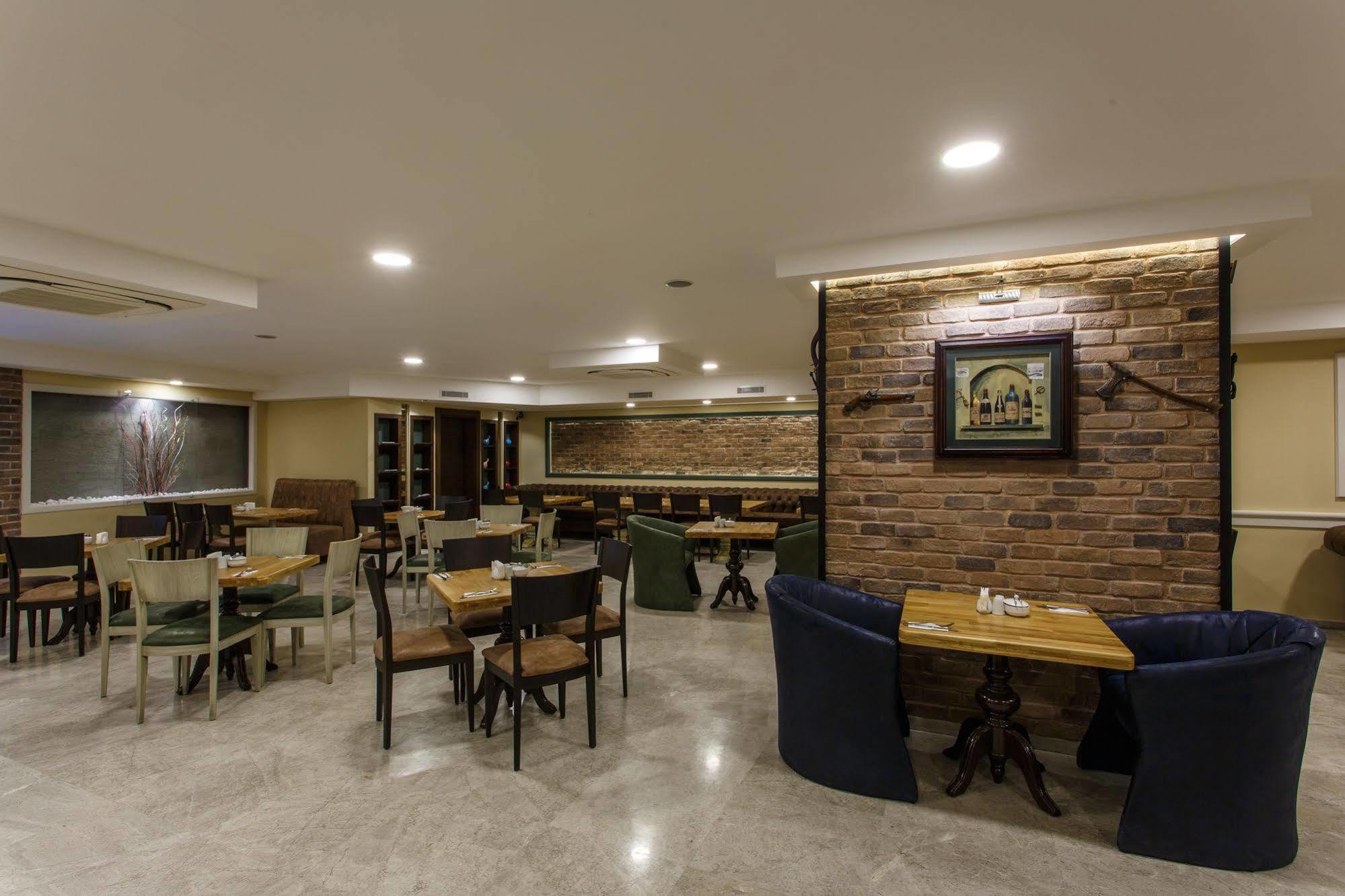 Antroyal Hotel Antalya Buitenkant foto
