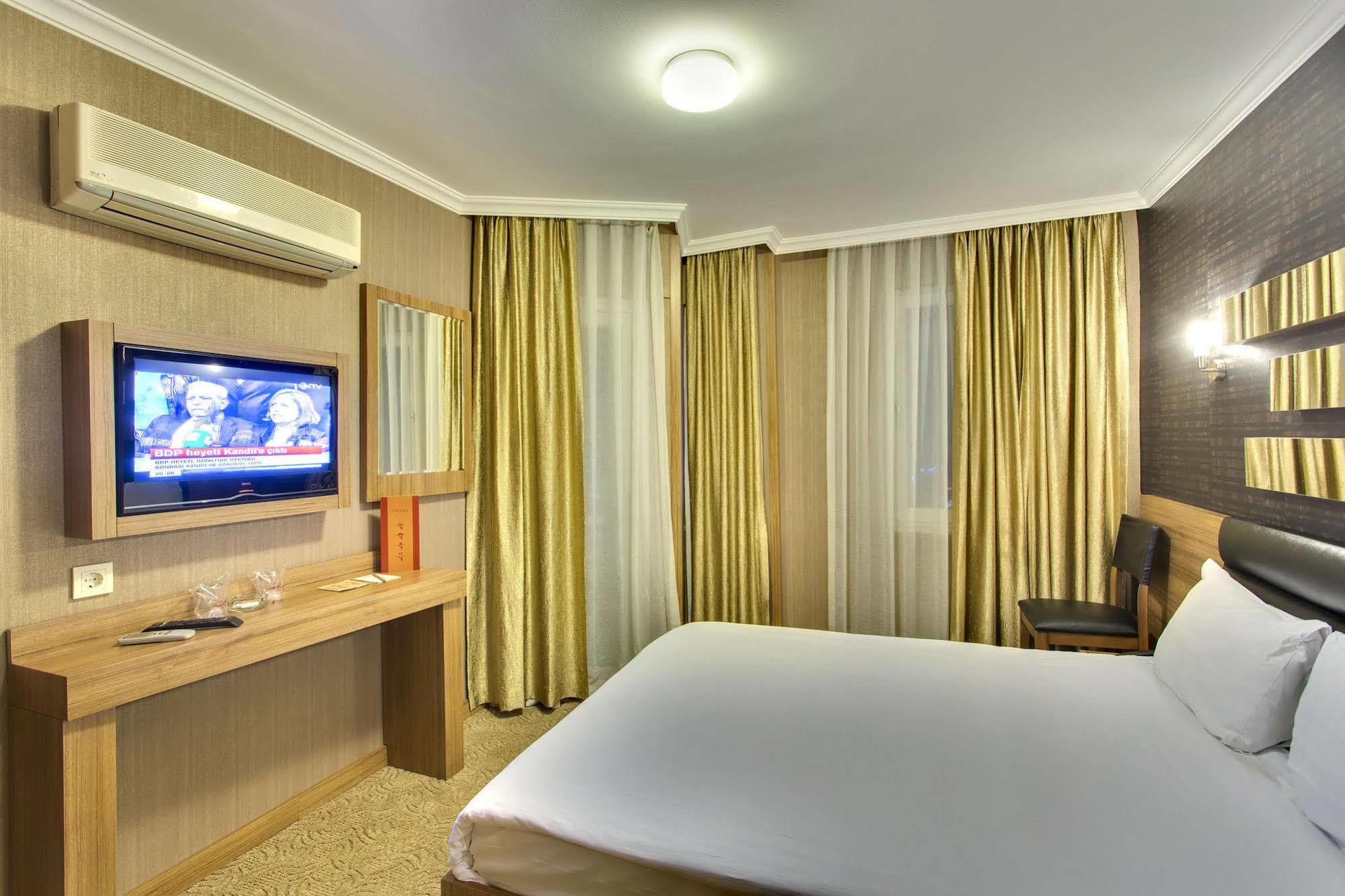 Antroyal Hotel Antalya Buitenkant foto